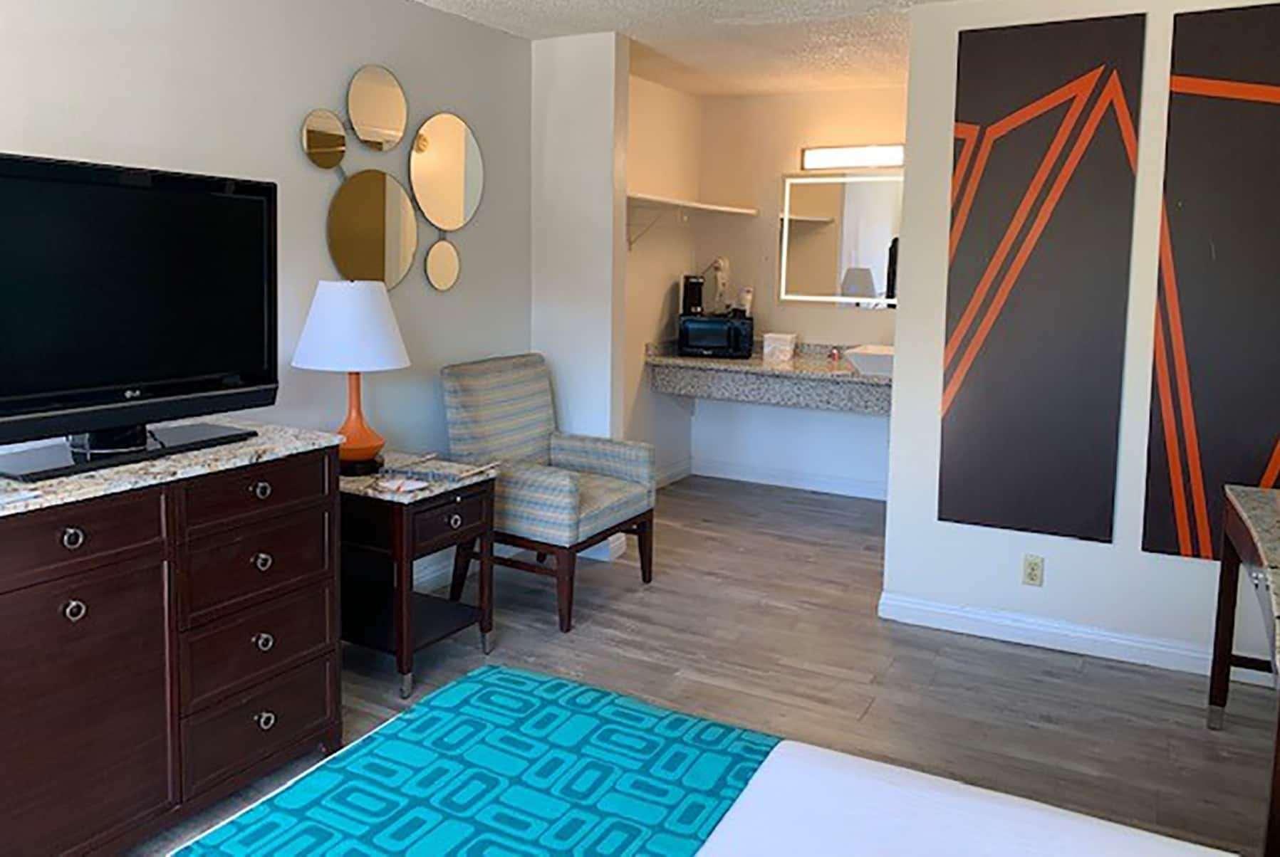 Howard Johnson By Wyndham Downtown Reno Exterior photo