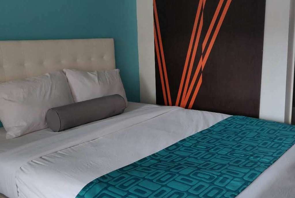 Howard Johnson By Wyndham Downtown Reno Room photo